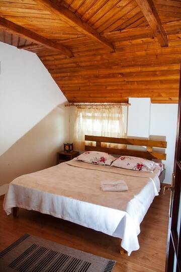 Фото номера Люкс с 2 спальнями Гостевой дом Rustic Argesean г. Корбени 2